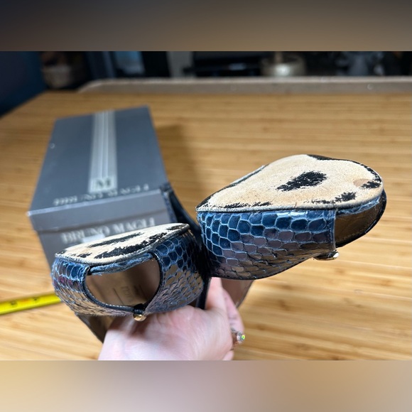 Vintage Bruno Magli Blue Snakeskin Print Peep Toe Size 9 - Picture 3 of 14